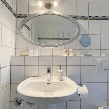 Inselhaus Karlstrasse 6a 8 Stubbenfelde