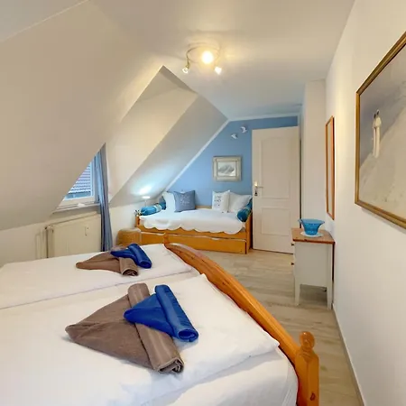 Inselhaus Karlstrasse 6a 8 * Stubbenfelde